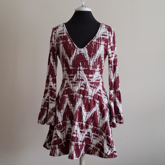 Blue Blush Dresses & Skirts - Belle Sleeve Lace up mini Dress EUC Size Sm